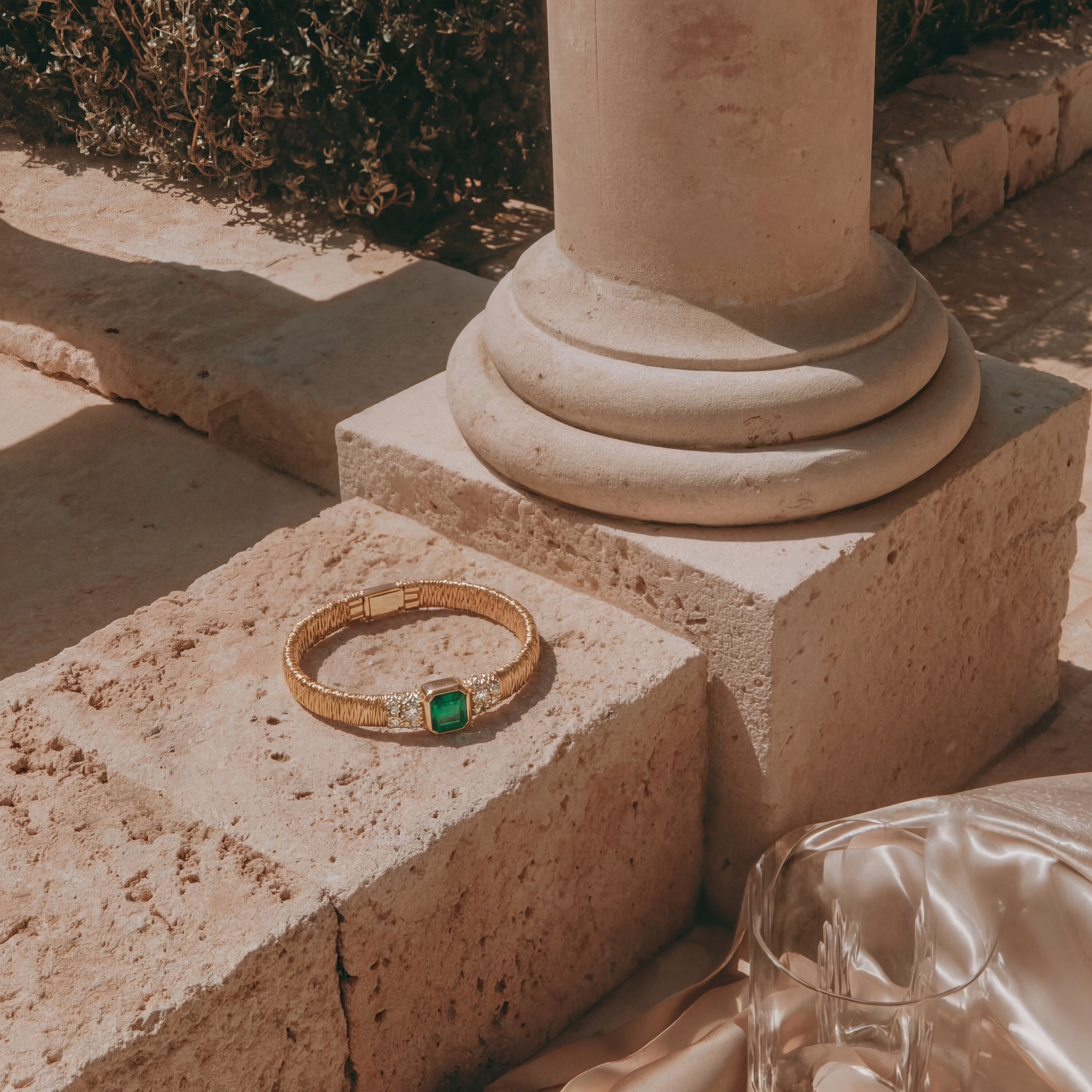 Linea Asscher-Cut Green Diamond Bracelet